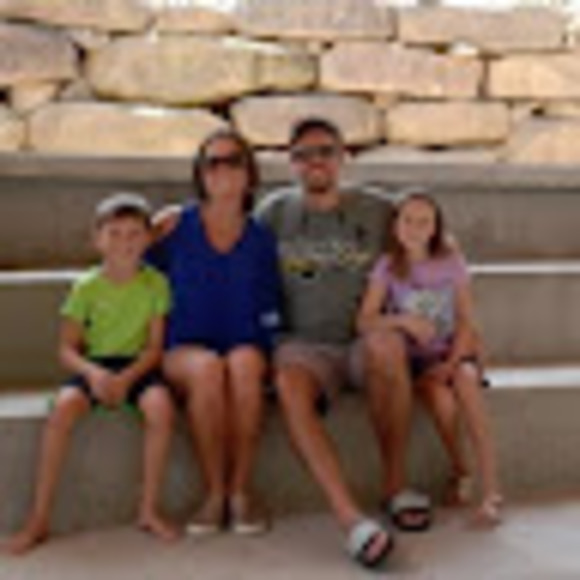 Meet your Posher, Sarah - Picture 1 of 1